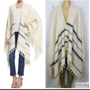 FRAME BEACH LONDON- LOS ANGELES BABY ALPACA PONCHO